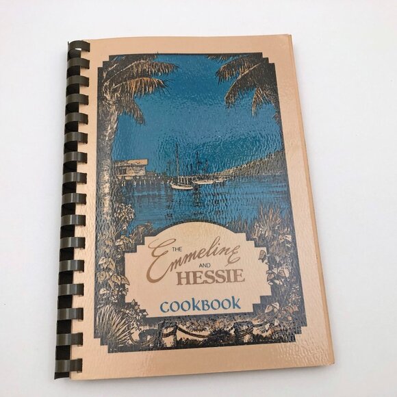 The Emmeline and Hessie Cookbook St Simons Island Georgia Seafood 1st Ed Signed - Picture 1 of 8